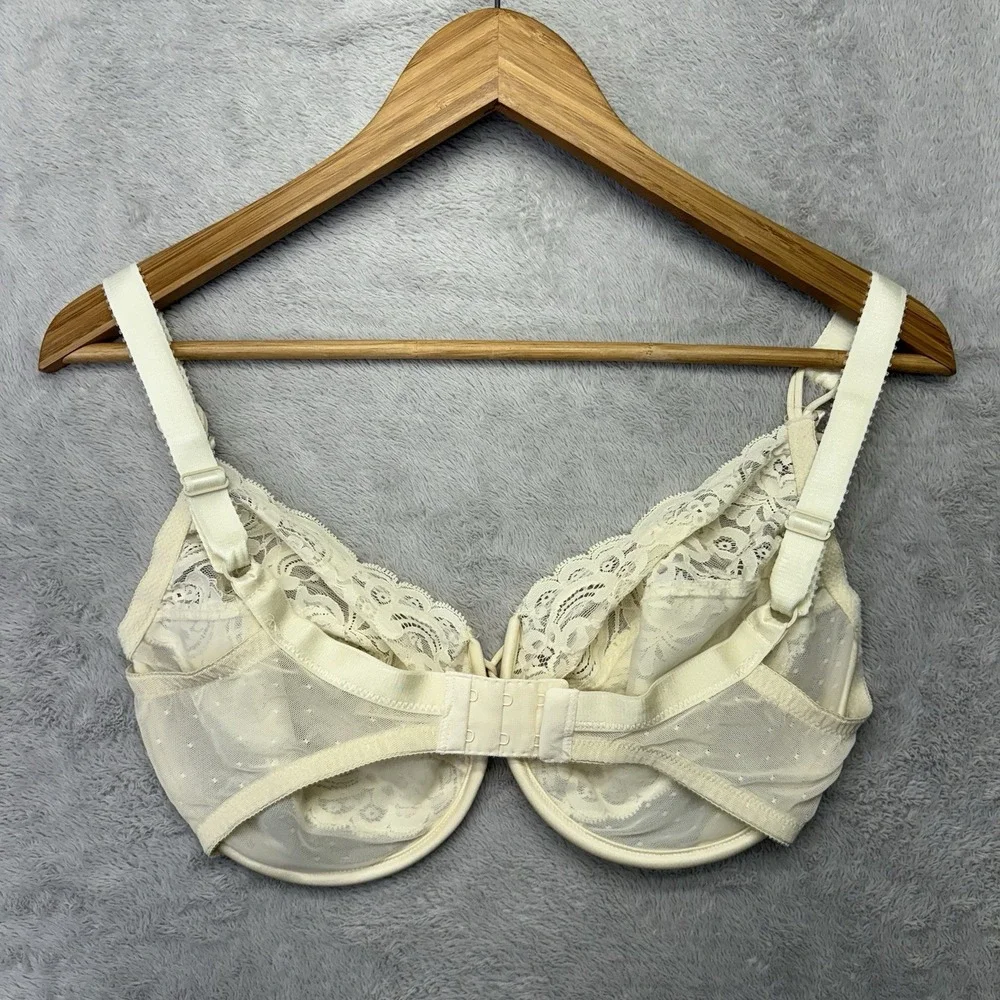 Victoria's Secret Womens Bra 38DD Cream Lace Underwire Gold Tag Vintage Romantic